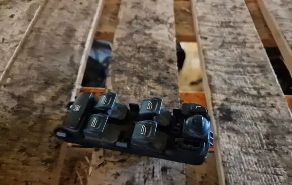 Volvo V70 Electric window control switch