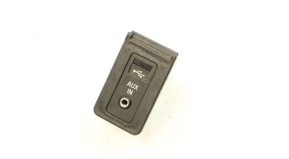 BMW 5 E60 E61 USB socket connector 9138402