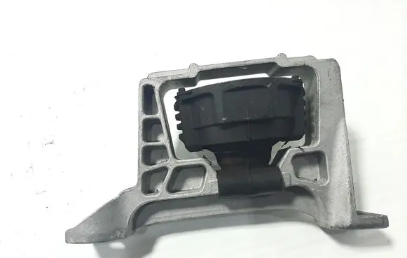 Volvo V40 Engine mount bracket 31401666