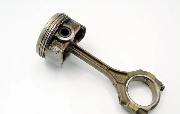 Honda Civic Piston with connecting rod PWBG0