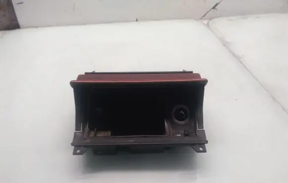 Mercedes-Benz E W210 Car ashtray