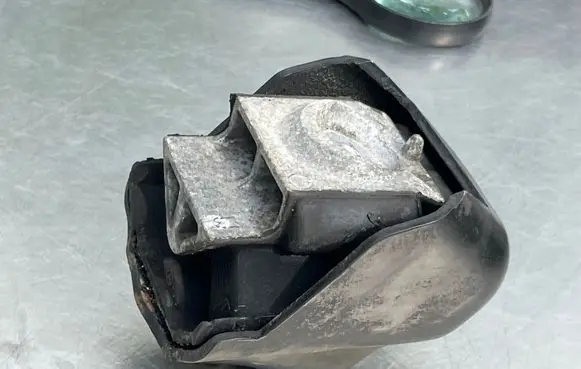 Mercedes-Benz Sprinter W906 Engine mount bracket A9062411713G A9062411613Y A9062411513W