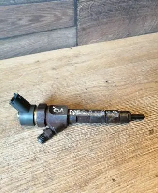 Renault Megane I Fuel injector