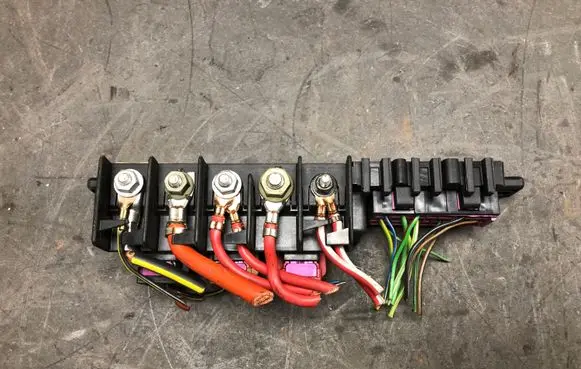 Volkswagen PASSAT B5.5 Fuse box set 8L0941822