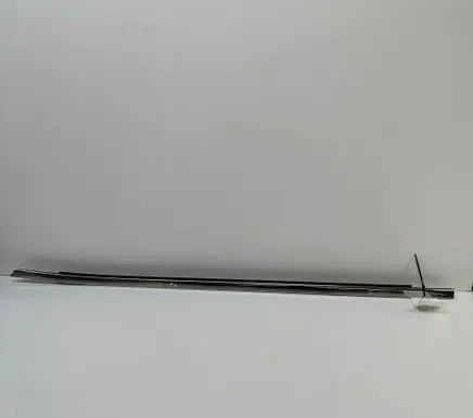 Nissan Qashqai J12 Rear door glass trim molding 828216UA0A
