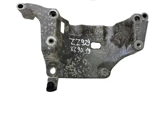Volvo XC90 Generator/alternator bracket 31480101