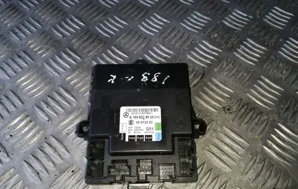 Mercedes-Benz B W245 Door control unit/module A1698208526