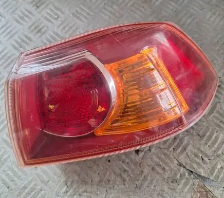 Mitsubishi Lancer VIII Rear/tail lights