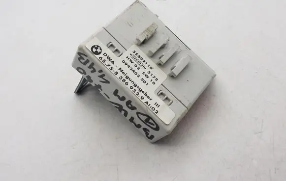 BMW 7 E38 Yaw turn rate sensor 8386932 65758386932