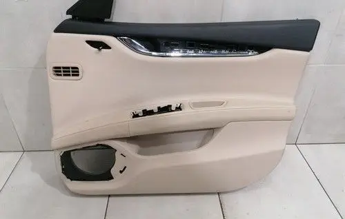 Maserati GranTurismo Front door card panel trim