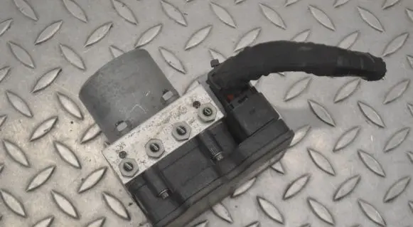 Volvo XC40 ABS Pump 31445741