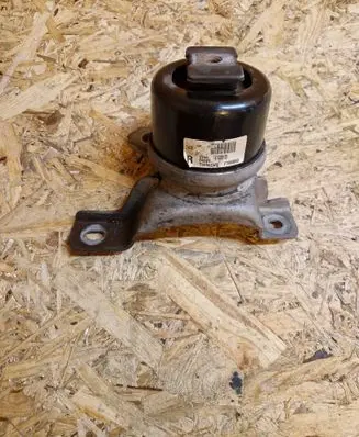 Volvo XC60 Engine mount bracket 31330135 F7008000