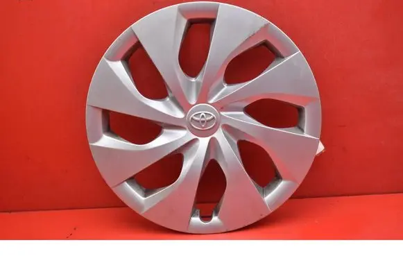 Toyota Auris E180 R17 wheel hub/cap/trim 4260202410