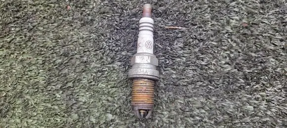 Volkswagen Golf VI Spark plug 101000033aa