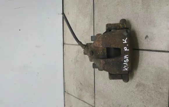 Ford Kuga I Front brake caliper