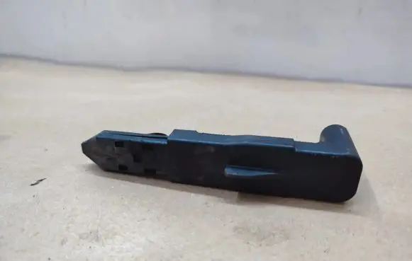 Volvo XC60 Headlight/headlamp mounting bracket 30763155