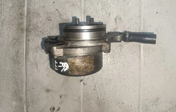 BMW 5 E39 Vacuum pump 72832700A