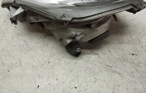 Opel Vivaro Headlight/headlamp 7700311372 89308700 91165720