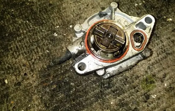 Ford Fiesta Vacuum pump 9637413980