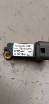 Audi A3 S3 8L Airbag deployment crash/impact sensor 8L0959643C 251000 023090LS