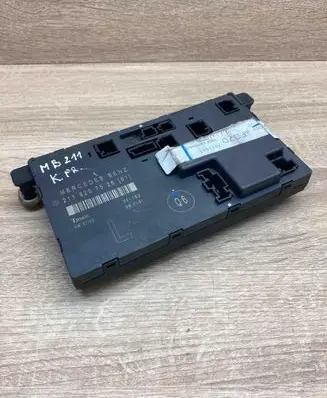 Mercedes-Benz E W211 Door control unit/module 2118207526 351162
