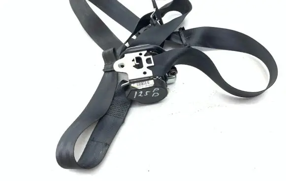 Volkswagen Scirocco Front seatbelt 1K8857732 193857737