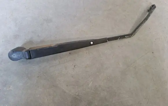 Mitsubishi Pajero Sport I Rear wiper blade arm