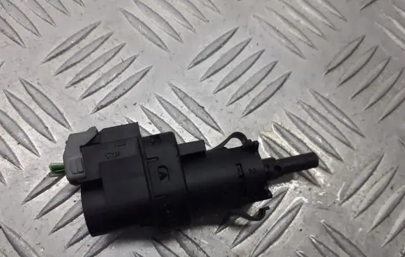 Ford C-MAX I Brake pedal sensor switch