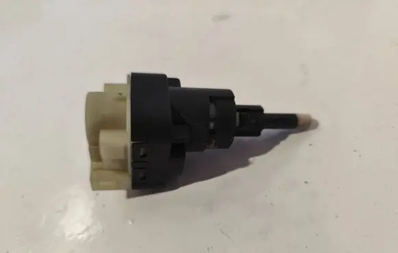 Audi A4 S4 B7 8E 8H Brake pedal sensor switch 1K2945511