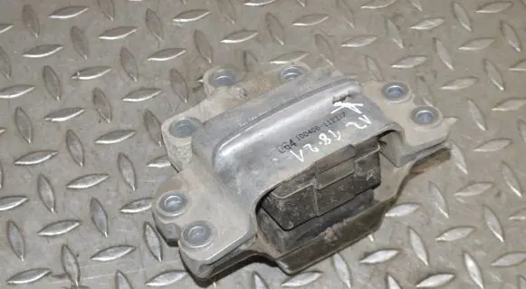 Volkswagen PASSAT CC Engine mount bracket 3C0199555R