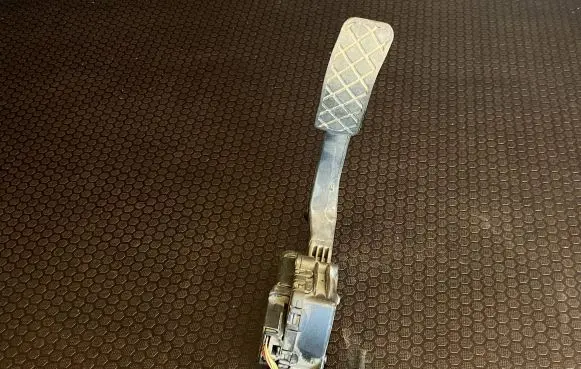 Audi A6 S6 C6 4F Accelerator throttle pedal 4F1723523B 6PV00898406