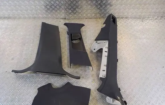 Mercedes-Benz E W212 (D) pillar trim (bottom) A2129230000 82753046 0821220001