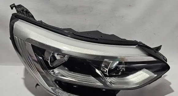 Renault Megane IV Headlight/headlamp 260102555R