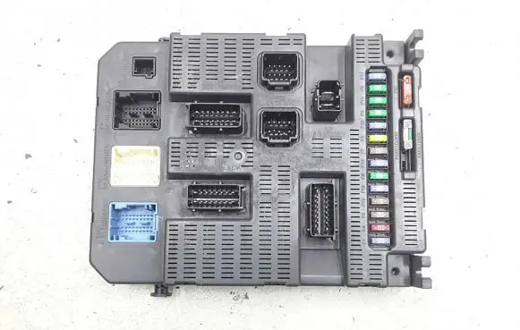 Peugeot 308 Fuse module