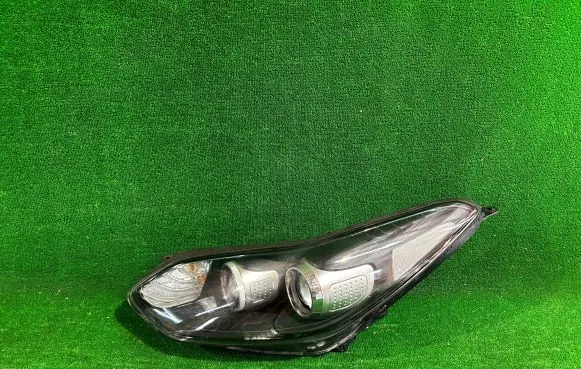 KIA Sportage Headlight/headlamp 92101F1010