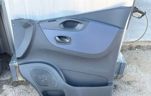 Opel Vivaro Front door card panel trim 93450127 PF093216A452507