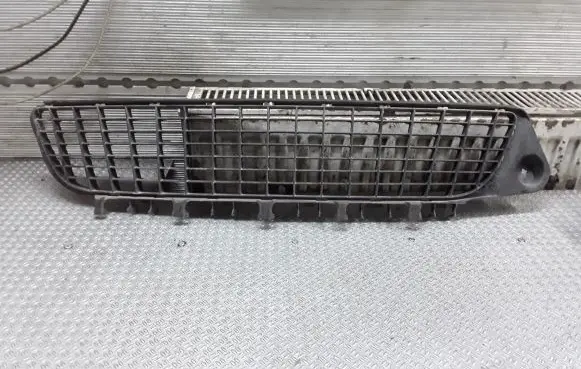 Opel Vectra C Front bumper lower grill 1300588