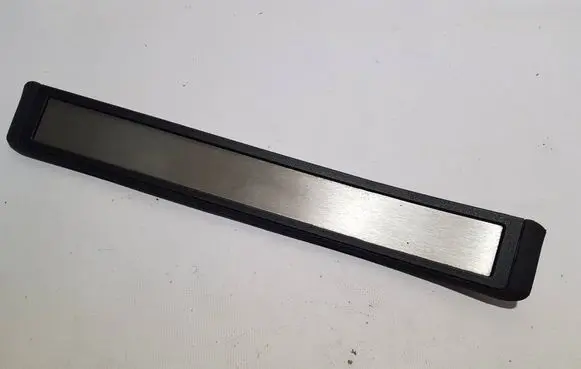 Mercedes-Benz E W211 Foot area side trim 2116801535DEW A2116801535