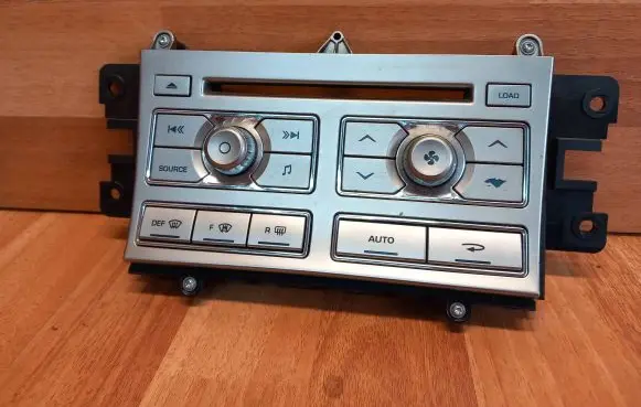 Jaguar XF X250 Climate control unit 8X2318C858AG 28189489 G925A