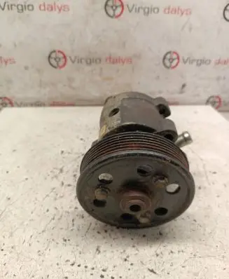 Renault Scenic I Power steering pump 7700840106 26046186 7700840801C