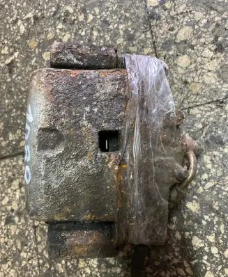 Front brake caliper