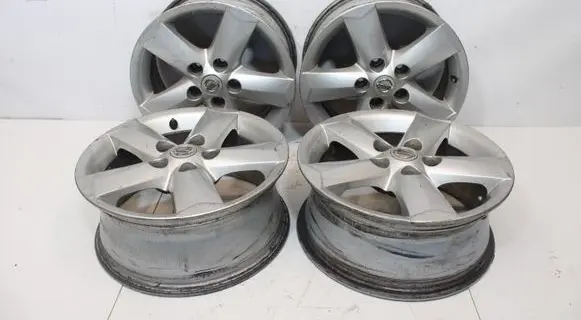 Nissan Qashqai R16 alloy rim 