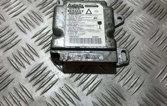 Renault Laguna I Airbag control unit/module 8200018830b 550804400