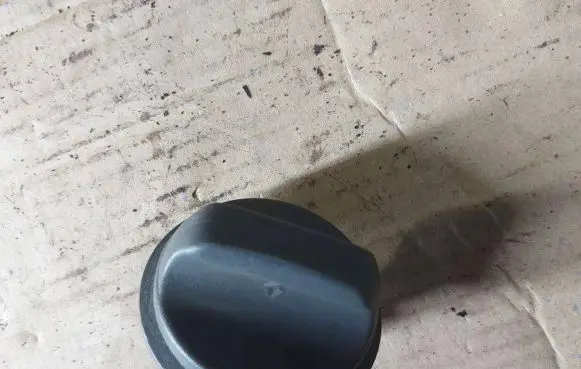 Renault Espace III Fuel tank filler cap 7700807379