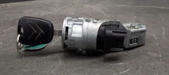 Citroen C3 Picasso Ignition lock n0502455