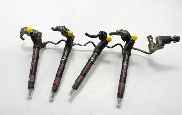 Toyota Verso Fuel injector 236700R100 03P04788