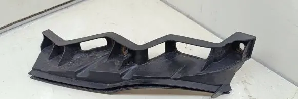 Volkswagen PASSAT B6 Front bumper mounting bracket 3C0807890