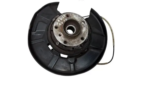 Rear wheel hub spindle/knuckle