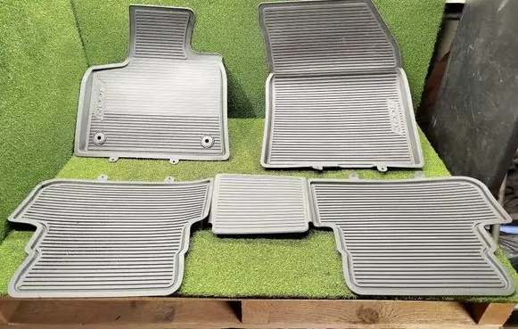 Peugeot 3008 II Car floor mat set 1623821680 1623821880 1635055380