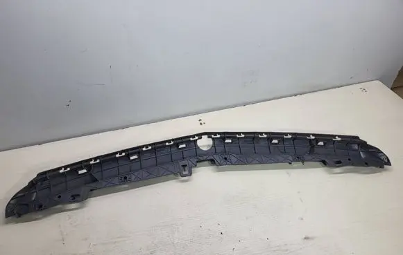Front bumper mounting bracket
